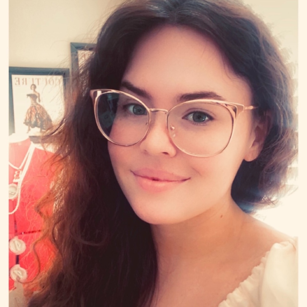 Meet your Posher, Elaine